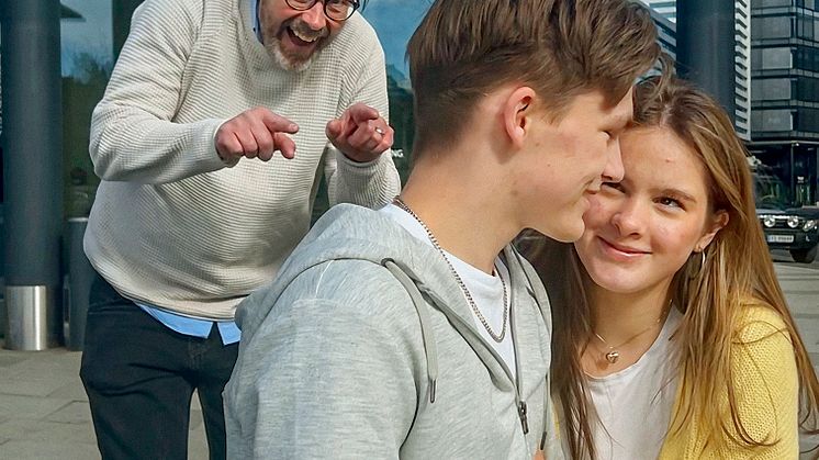 Nå lønner det seg å ha med pappa på slep!