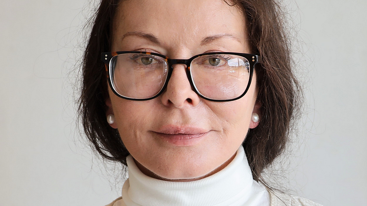 Large-Helena Zissis.png