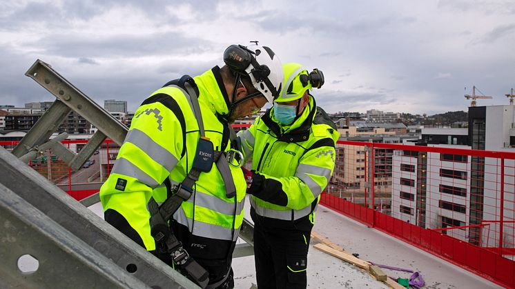 STRESS: 40 prosent oppgir stress i forbindelse med leveringsfrist som den største årsaken til at arbeidsplassen oppleves som usikker. Foto: Ramirent