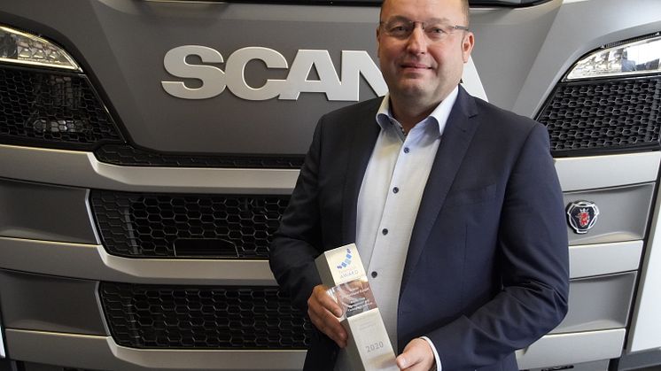Ausgezeichnet für bestes Fuhrparkmanagement! Radek Liška, Direktor Parts und Service/Verkauf Motoren, Scania Deutschland Österreich, mit dem Telematik Award 2020. 