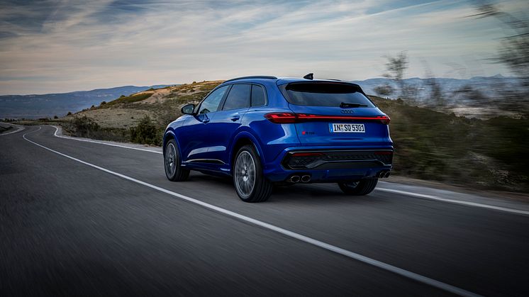Audi SQ5 (Ultrablå metallak)