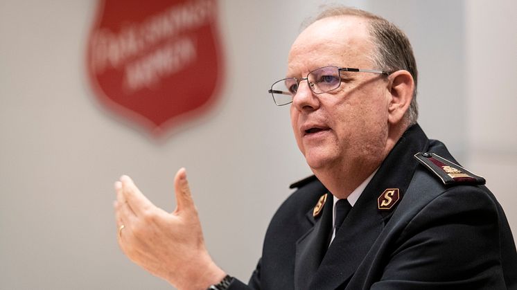 General André Cox på pressträffen i Stockholm 20 april  2018