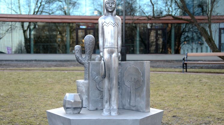 En av de tre nya skulpturerna i Lorensbergsparken av Sara Nilsson. Foto: Park- och naturförvaltningen