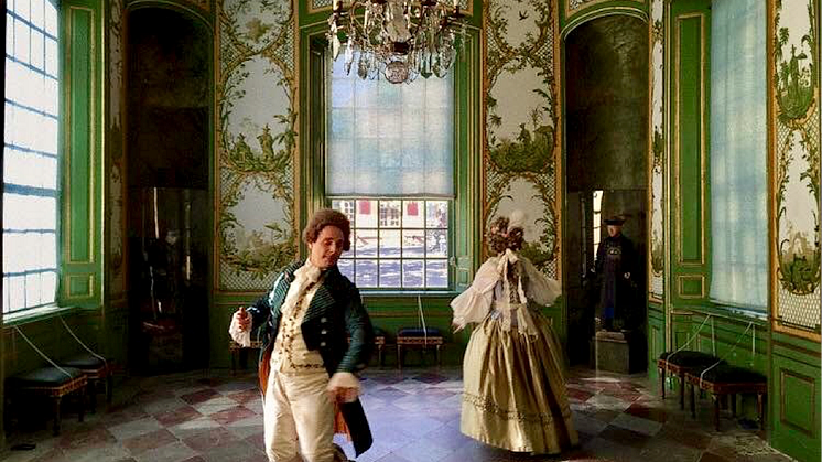 Dansaren Patrik Blom undervisar i 1700-talets sällskapsdanser.