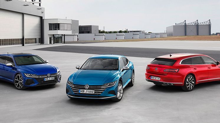 I forbindelse med introduktionen af den opdaterede Arten udvides modelpaletten med en sportslig 320 hk R-model og eHybrid plug-in-hybrid.