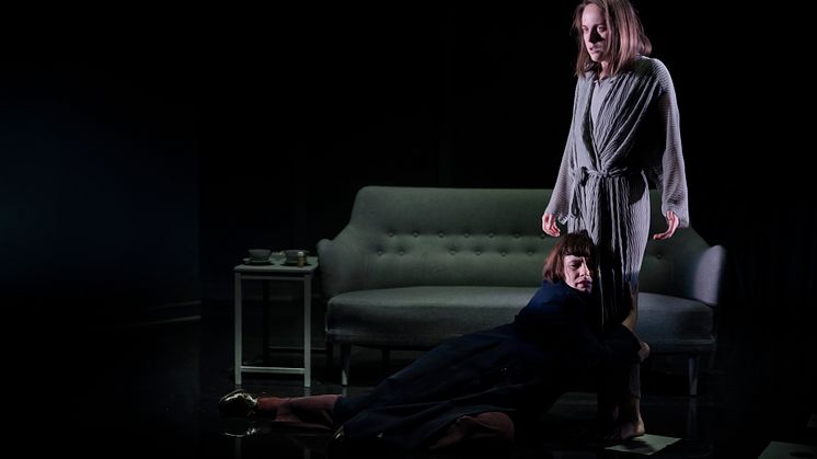 Nakna som foster och gudar