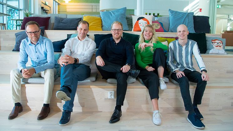 Johan Jonsson (medgrundare och back-end), Robert Winter (medgrundare och CTO) , Alexander Ögren (grundare och vd), Hedvig Björklund (front-end och UX) och Isak Forslund (statistiker) är team Senseworks.