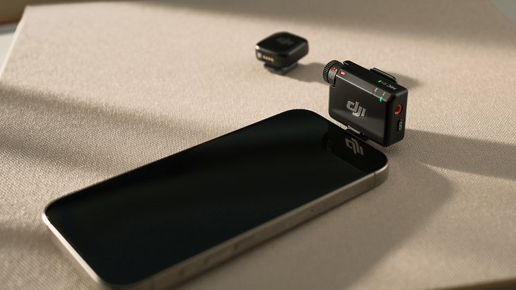 DJI Mic Mini （1TX+1RX）Connecting with Phone (2).jpg