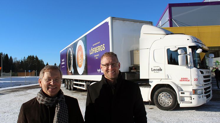 Robert Sobocki, CEO at Scania-Bilar Sverige (left) and Lars Appelqvist, CEO at LÖfbergs.