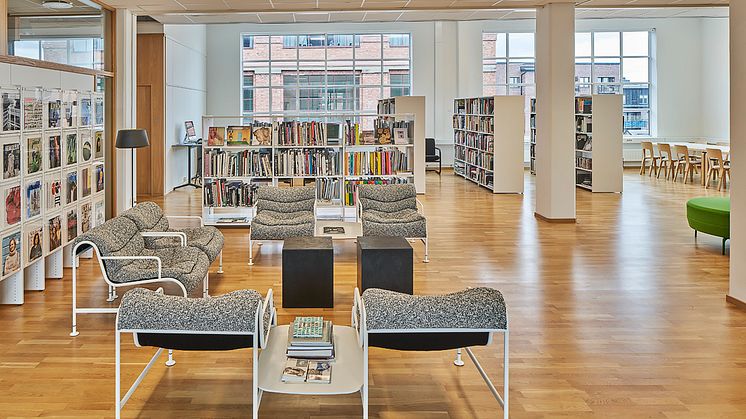 Beckmans, Agavägen 54 Lidingö, Bibliotek