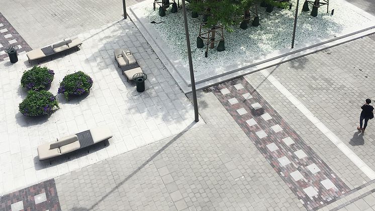 Plymå soffa betong special, Holma torg  Malmö 