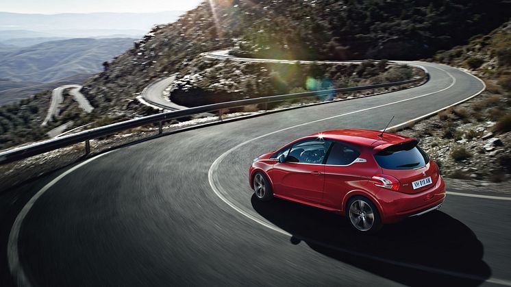 Sverigepremiär för Peugeot 208 GTi - komprimerad körglädje
