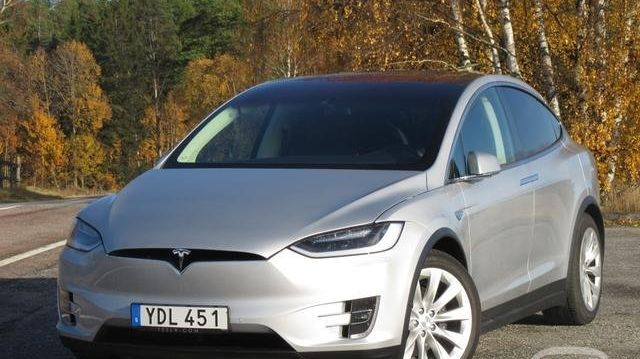 Nu säljs den första begagnade Tesla Model X