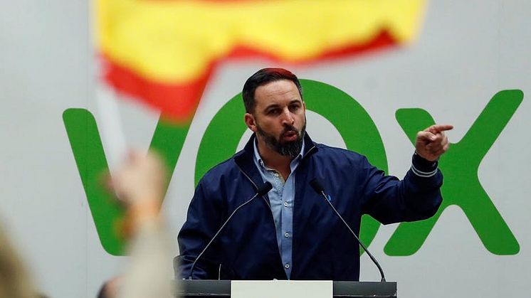 Vox president Santiago Abascal gives a speech on the campaign trail (EPA/Javier Etxezarreta)