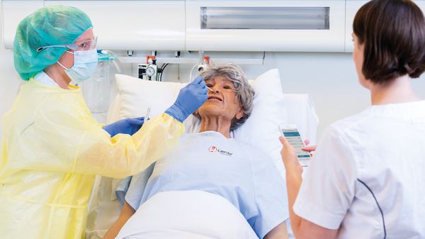 Simulatorn Nursing Anne patientvård.jpg