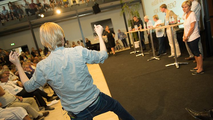 Debat_i_Musikværket__Clement_Kjærsgaard_som_moderator