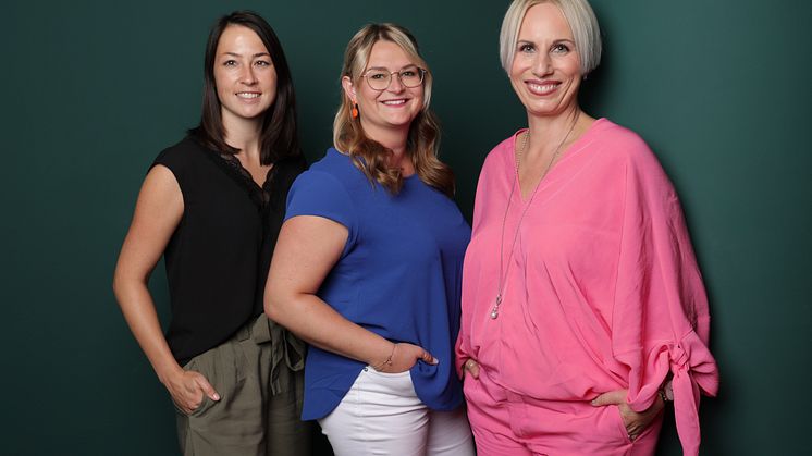 Das Franchise-Team der alltours Reisecenter: (v.l.n.r.) Nicole Sander, Innendienst Franchise/Projekte, Jana Wolf, Innendienst Franchise/Marketing und Vivien Heydebreck, Bereichsleitung Franchise.