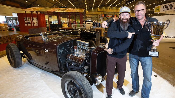 Den amerikanske gästen Aaron Kaufmann tillsammans med Jimmy Engstedts  och hans Ford -32 roadster.