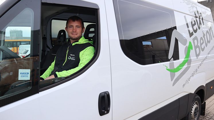 Leth Beton - IVECO Daily varevogn - - Vi opholder os mange kilometer på landevejen. Vores fabrik ligger jo i Nordjylland, men vi leverer også betonelementer til mange byggerier i København og på Sjælland, fortæller sjakbajs Matti Rabjerg Christiansen