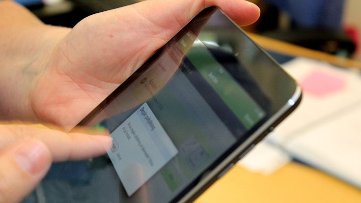 TioHundra AB gör omsorgen säkrare med surfplattor