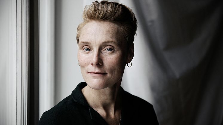 Kristin Berget hedret med gjev poesipris (Foto: © Anna Julia Granberg | Blunderbuss)