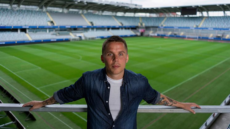 ”HJÄRTAN AV GULD”  -  SLÅR FÖR DAMLANDSLAGET