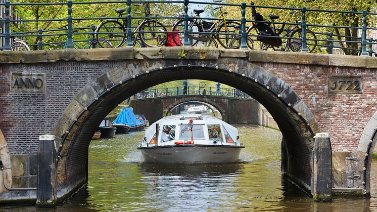 Sightseeing på Amsterdams kanaler