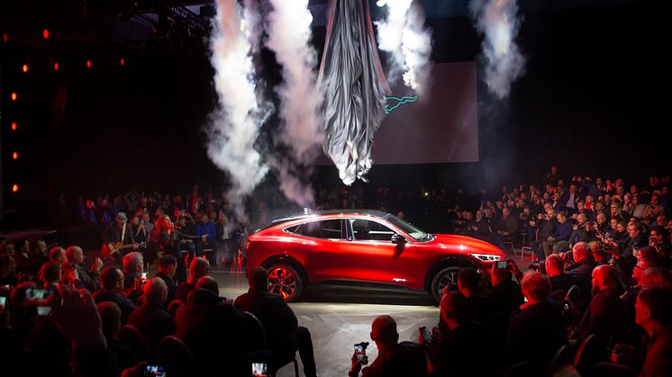Superstart for Fords nye helelektriske SUV Mustang Mach-E i Oslo 