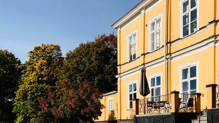 Nu är det möjligt att blanda personer på plats med personer online med en fortsatt bra upplevelse av konferensen.