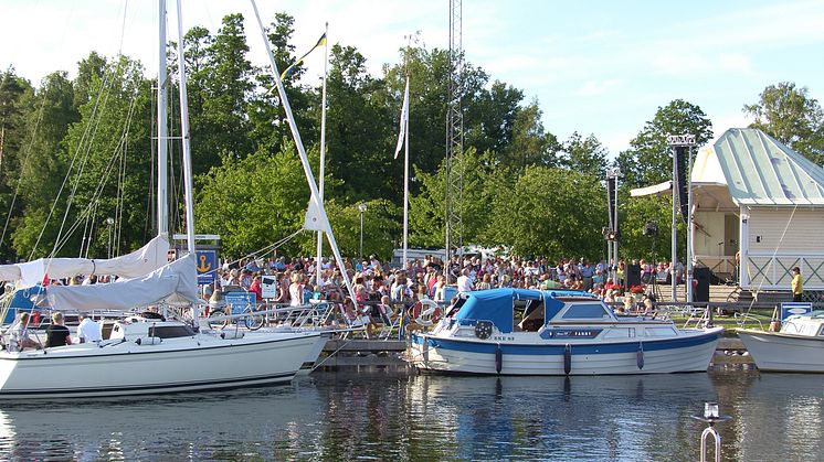 Fullmatad sommar på Göta kanal – även på land