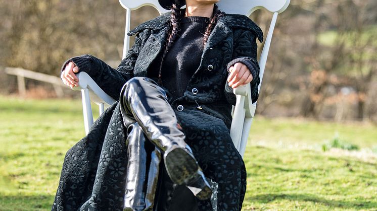 Den engelska sångerskan och låtskrivaren Scarlett Quinn.