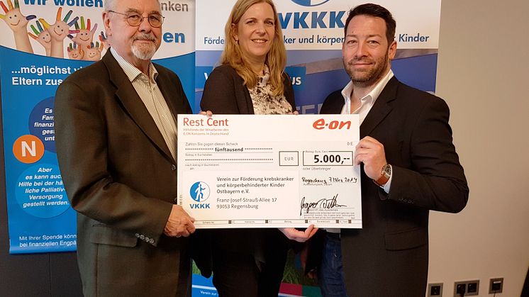 E.ON-Mitarbeiter spenden an VKKK Regensburg - Hilfe und Menschlichkeit für Kinder und die Familien kranker Kinder