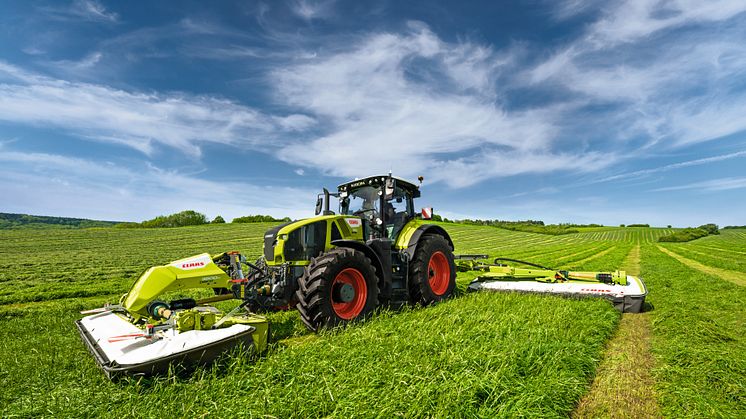 CLAAS expands CEMOS for tractors environment
