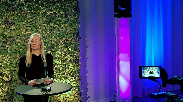 Studentkårens ordförande Paulina Samuelsson var en av flera som ville hylla studenterna.