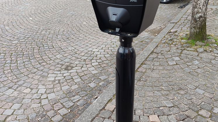 Till sommaren erbjuder kommunen fler platser att ladda din elbil på.