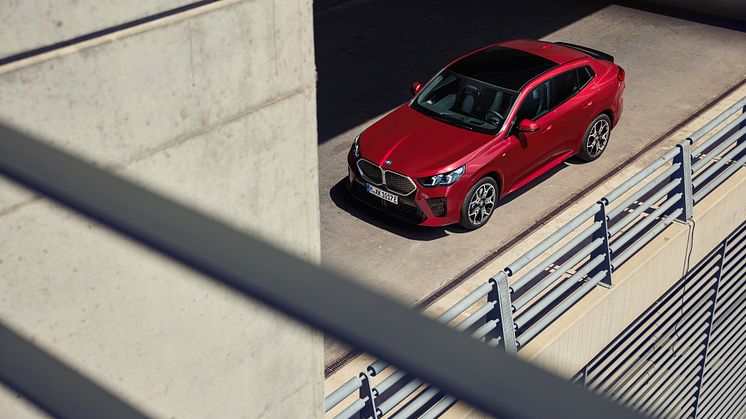 BMW iX2 xDrive30