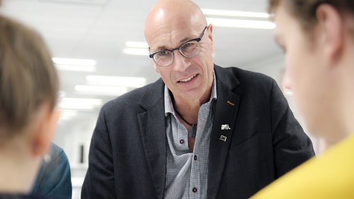 Tommy Lindmark är IT strateg på gymnasisekontoret i Skellefteå och har jobbat med ett projekt om ansiktsinkänning i gymnasieskolan. 