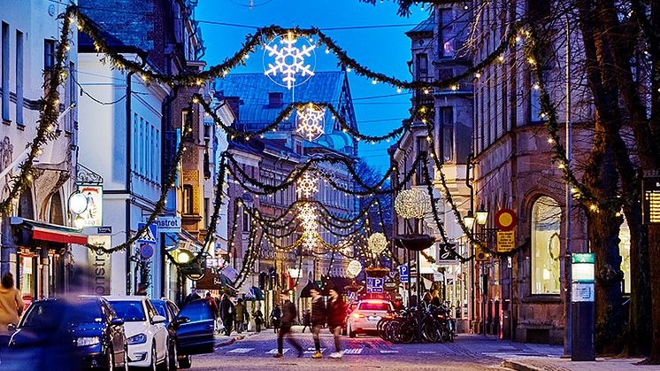 Julbelysning över Skomakaregatan. Foto: Christiaan Dirksen