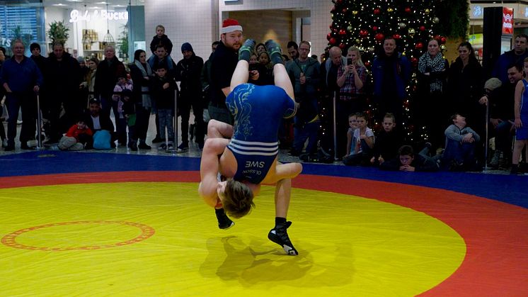 Traditionsenlig tomtebrottning i Nordstan 8/12