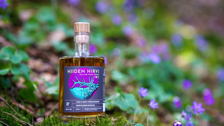 Teerenpeli Hiiden Hirvi – finsk whiskymystik och en väldigt stökig älg.