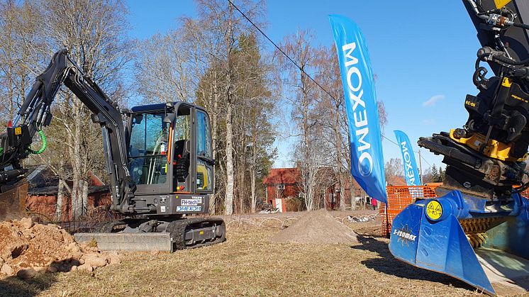 I projektet används både elgrävmaskiner samt sorteringsskopa.