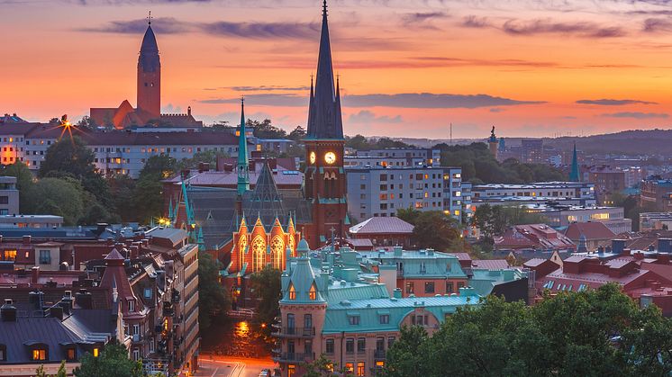 DEST_SWEDEN_GOTENBURG_SUNSET_SKYLINE_GettyImages-1059338702_Universal_Within usage period_96008