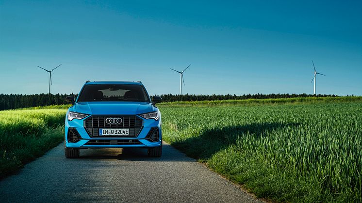 Audi Q3 45 TFSI e (Turboblå)