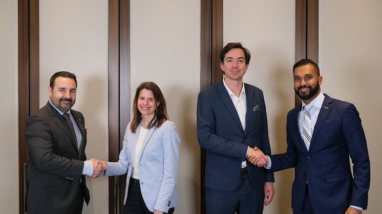 Dimitri Bettoni, Representative of Pharma.Aero, Urte Wirtz, VP Global Sales Management Lufthansa Cargo, Gieri Hinnen, Head of Cargo Global Sales, Swiss WorldCargo, Mammen Tharakan, Representative Pharma.Aero