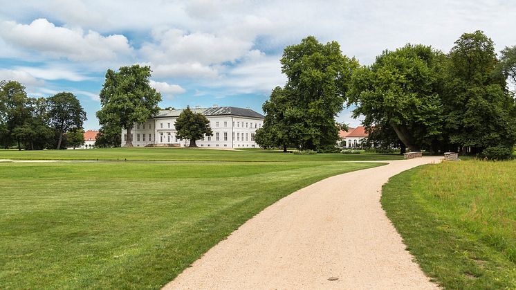 Neue Wege geht Schloss Neuhardenberg bei der Information seiner Gäste. Im Hotel gibt es künftig Informationen auch am digitalen Touchpoint. Foto: TMB-Fotoarchiv Steffen Lehmann. 