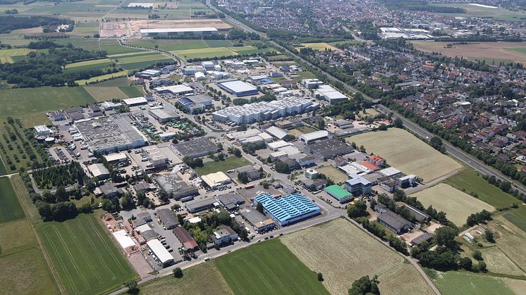 Auch das Gewerbegebiet Jügesheim soll eines der leistungsstärksten Glasfasernetze der Welt bekommen. Foto: Axel Häsler