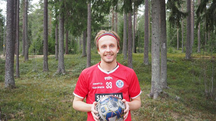 Mattias Lindberg driver satsningen på en ny fotbollsprofil på Thoren Sports Academy.