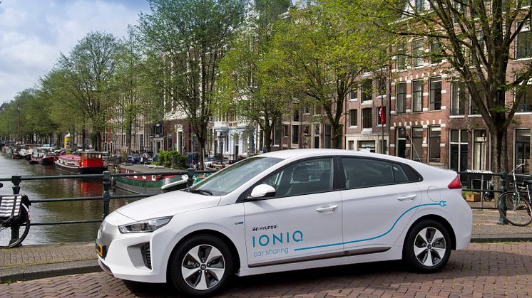 100 Hyundai IONIQ electric bildar utsläppsfri bilpool i Amsterdam.