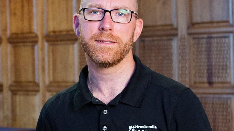 Christer de Wahl, Sälj- & Marknadschef Elektroskandia Säkerhet, spanar in brandlarmsbranschen