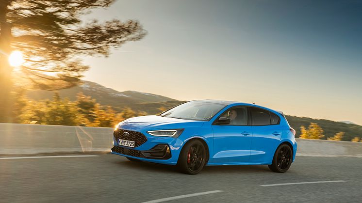 2024_FORD_FOCUS-ST_04.jpg